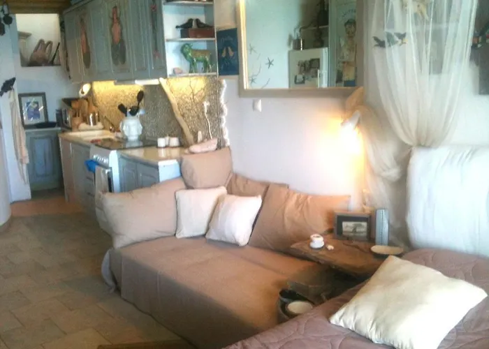 Oneiro Plaka (Milos)