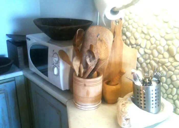 Oneiro Beach Studio Plaka (Milos)