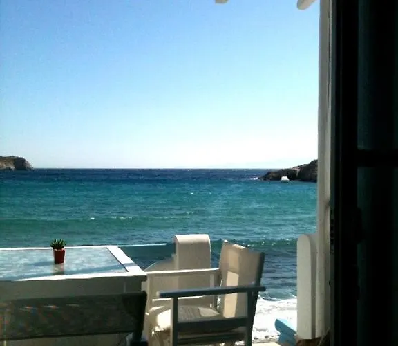 Oneiro Beach Studio Plaka (Milos)